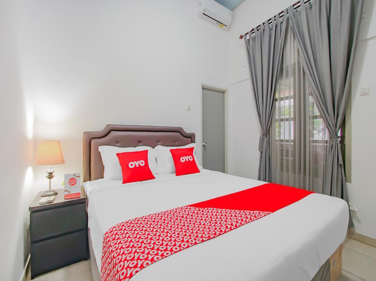 Oyo 3371 Omah Saras Family Hotel Malang Kültér fotó