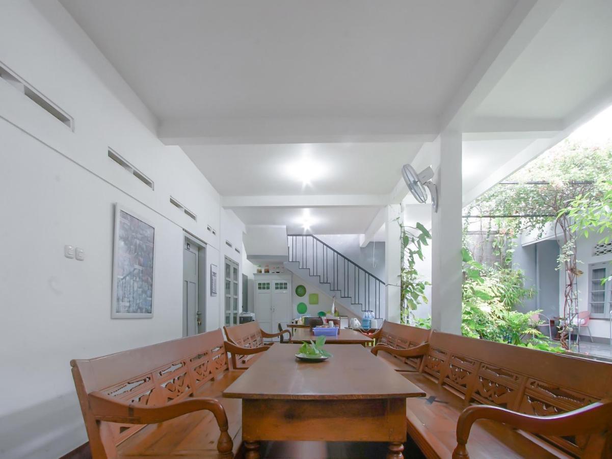 Oyo 3371 Omah Saras Family Hotel Malang Kültér fotó
