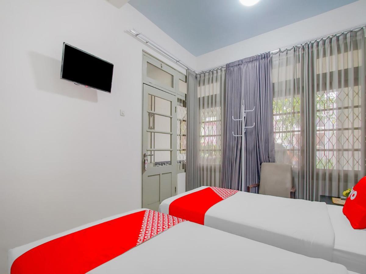 Oyo 3371 Omah Saras Family Hotel Malang Kültér fotó