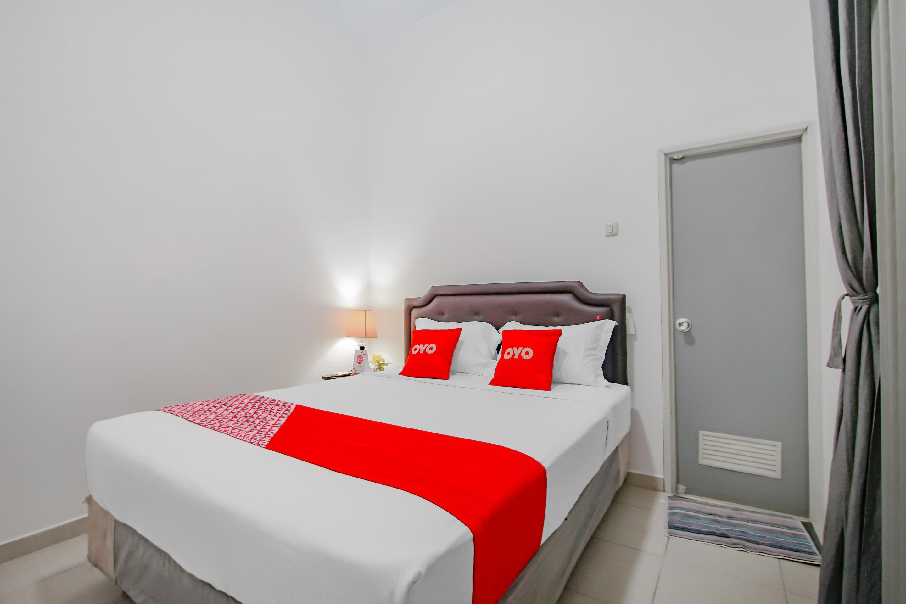 Oyo 3371 Omah Saras Family Hotel Malang Kültér fotó