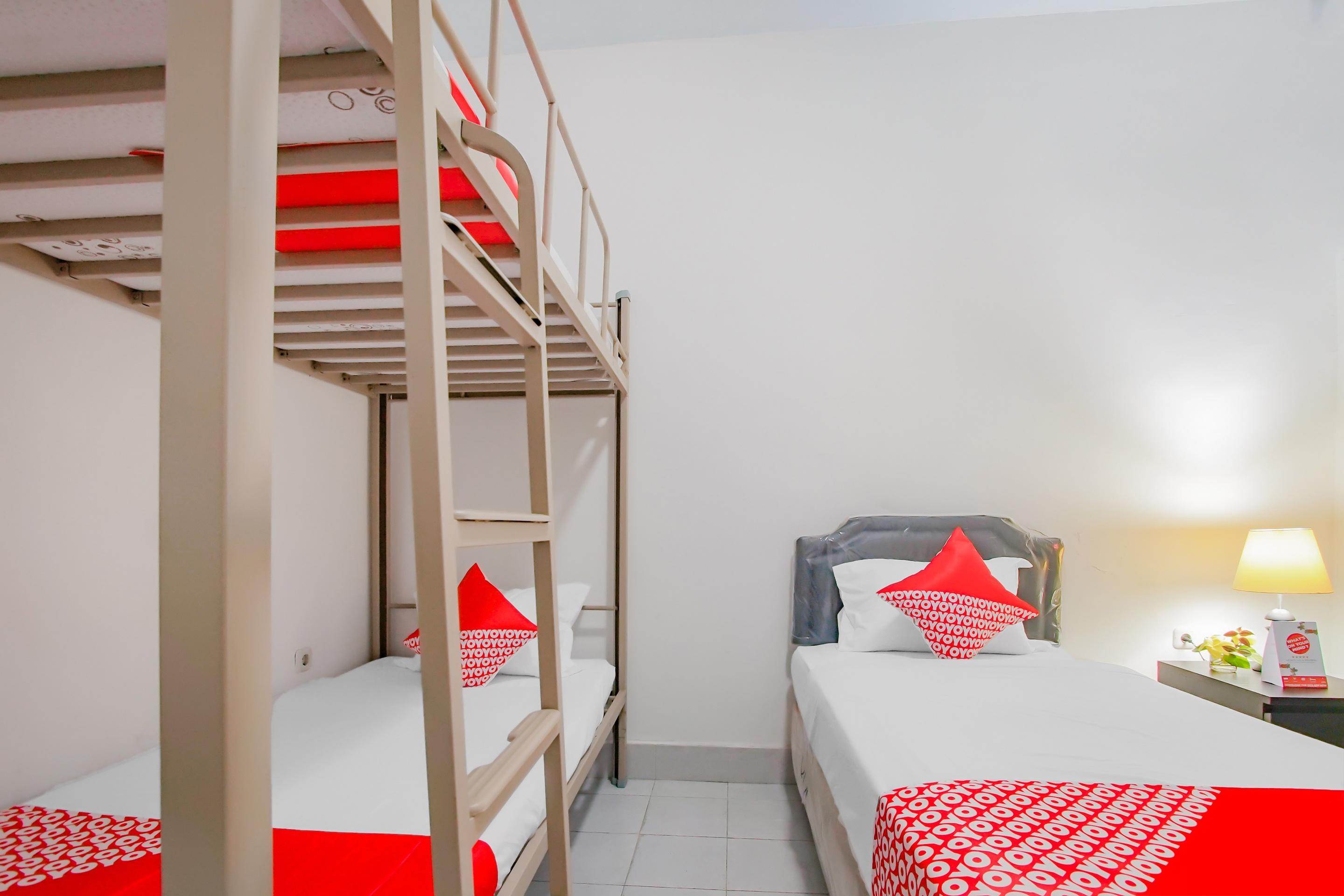 Oyo 3371 Omah Saras Family Hotel Malang Kültér fotó