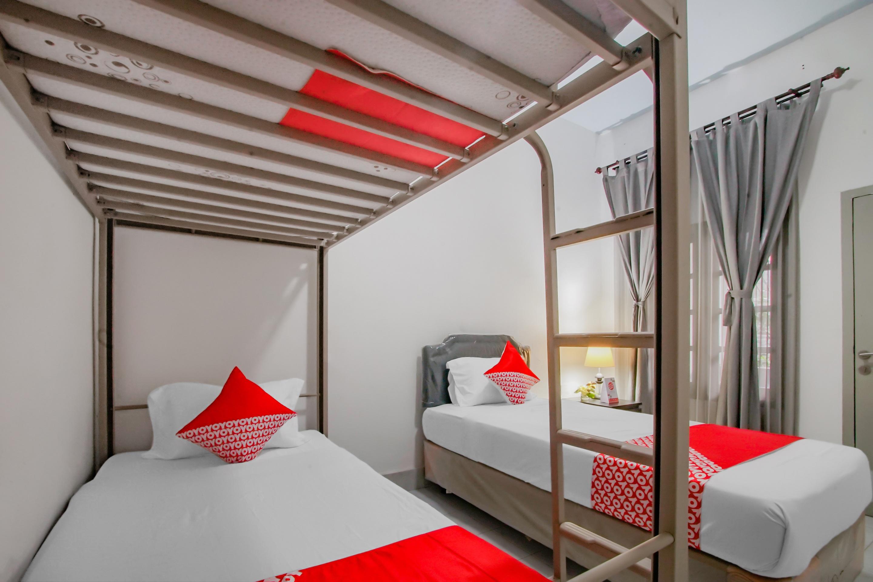 Oyo 3371 Omah Saras Family Hotel Malang Kültér fotó