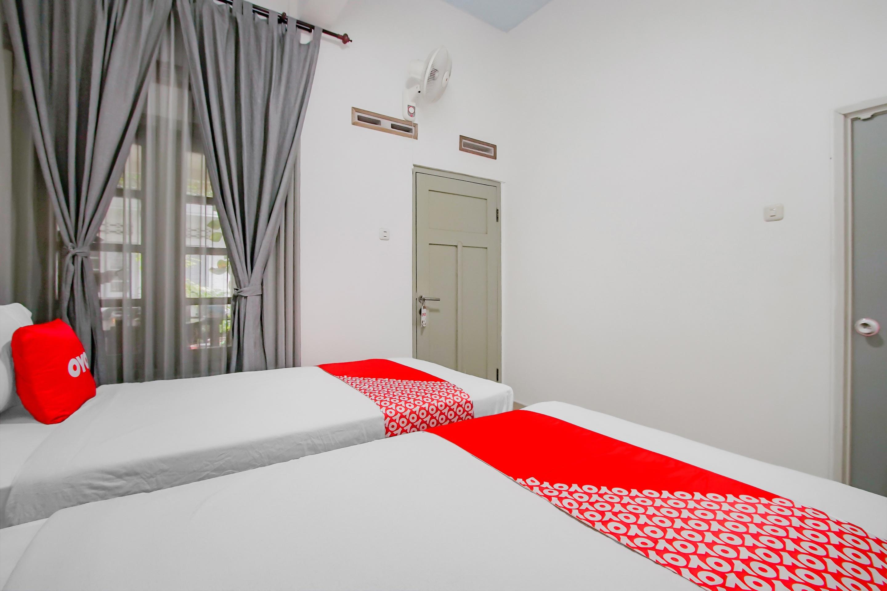Oyo 3371 Omah Saras Family Hotel Malang Kültér fotó